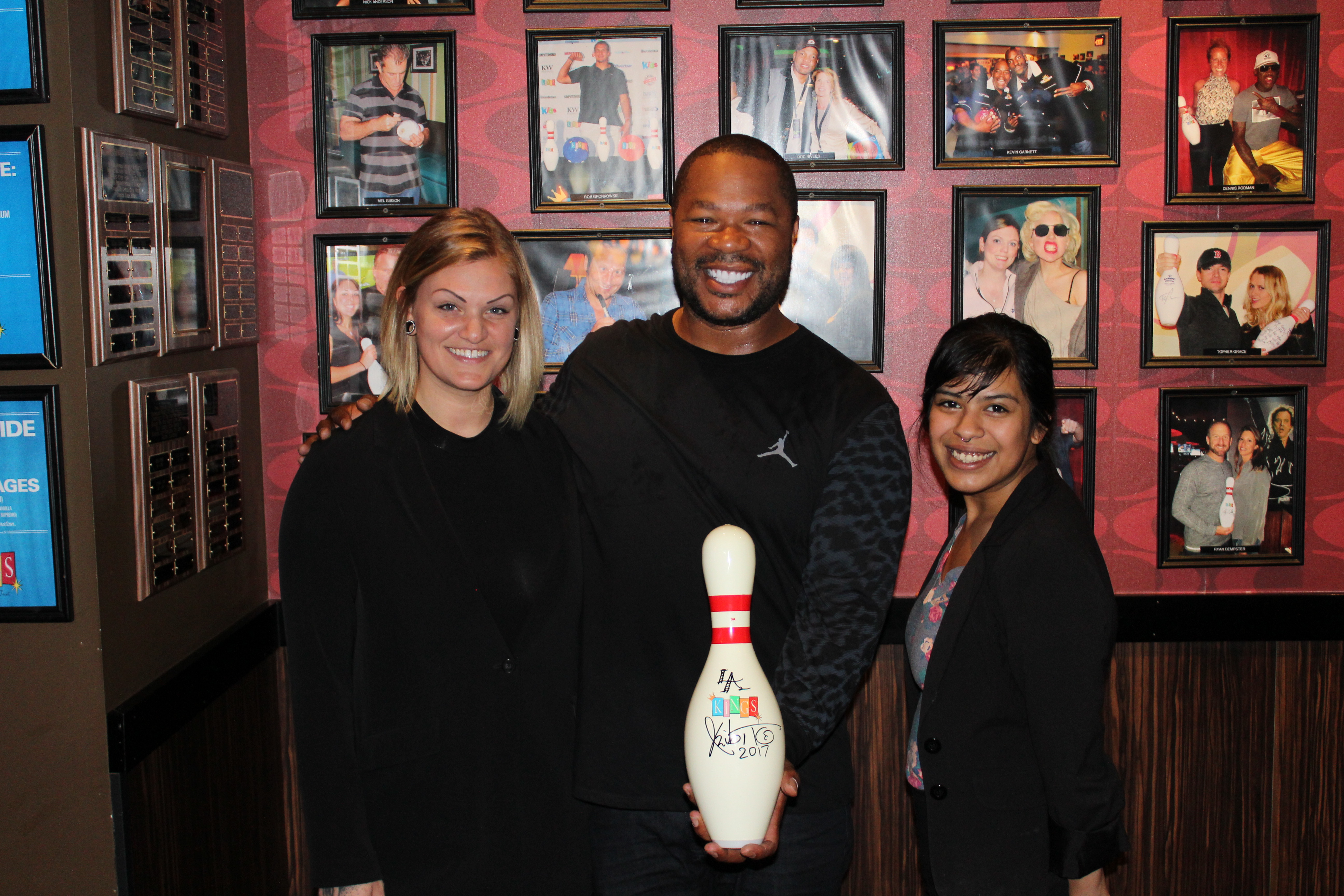 Empire star Xzibit visits Kings Bowl Lincoln Park