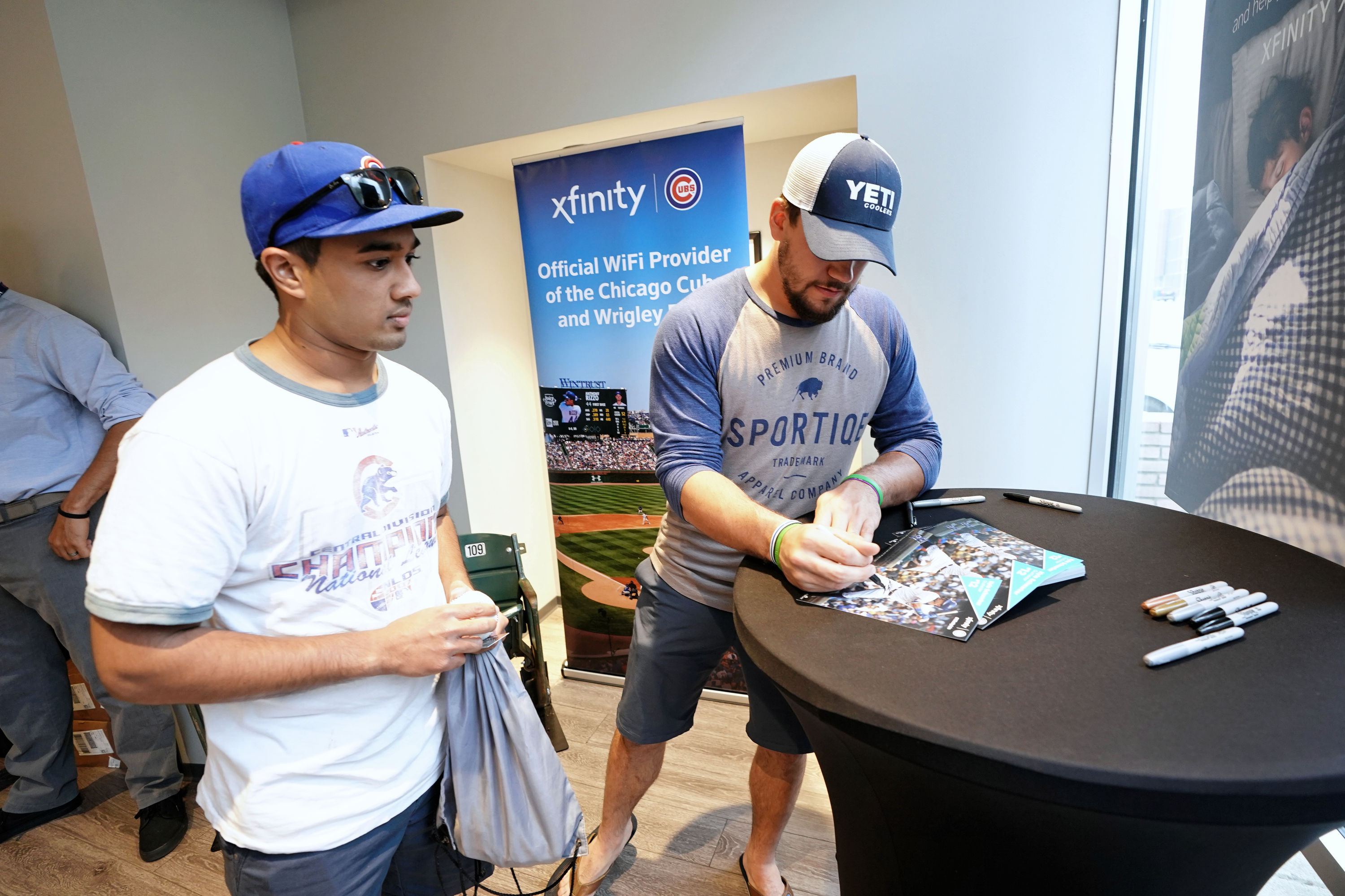 Celebrity Sighting: Kyle Schwarber at Lakeview Xfinity Store